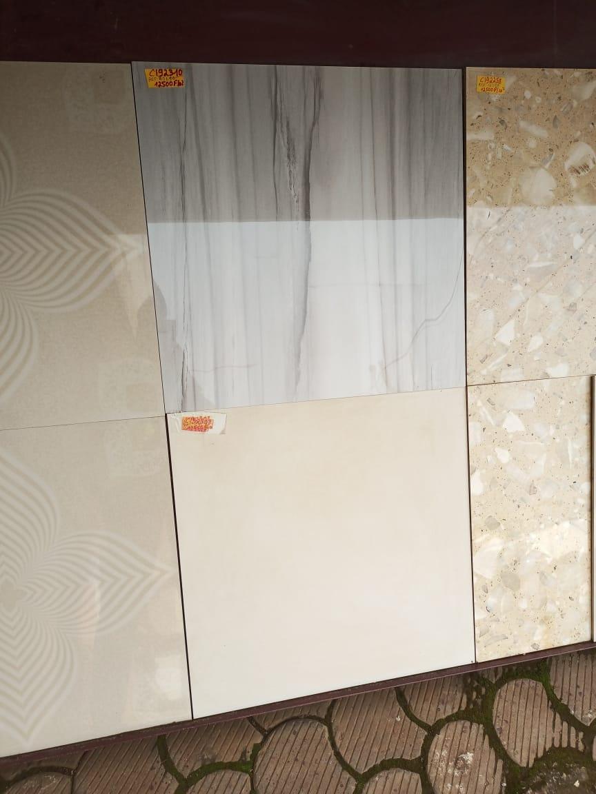 Carreaux effet pierre, marbre et béton pour projets immobiliers